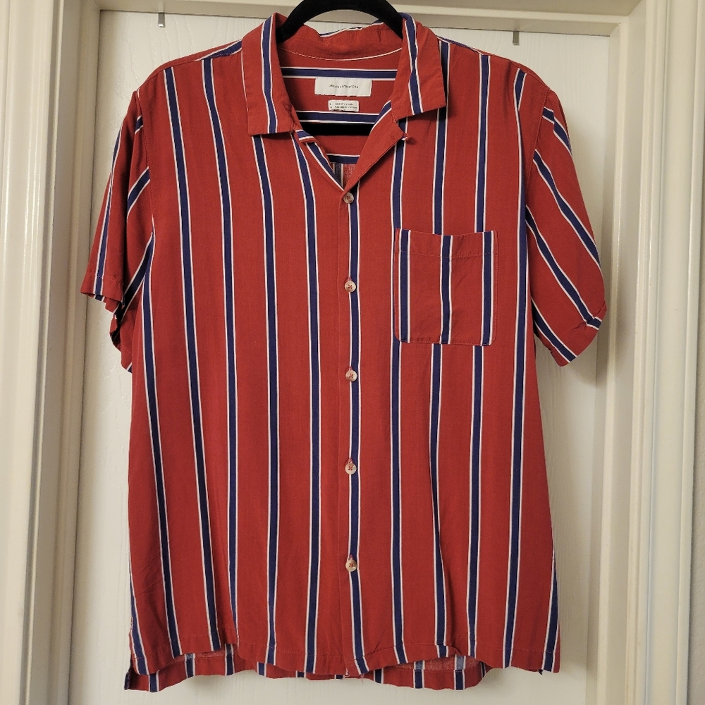 URBAN OUTFITTERS Men’s Medium Casual Button Down Shirt